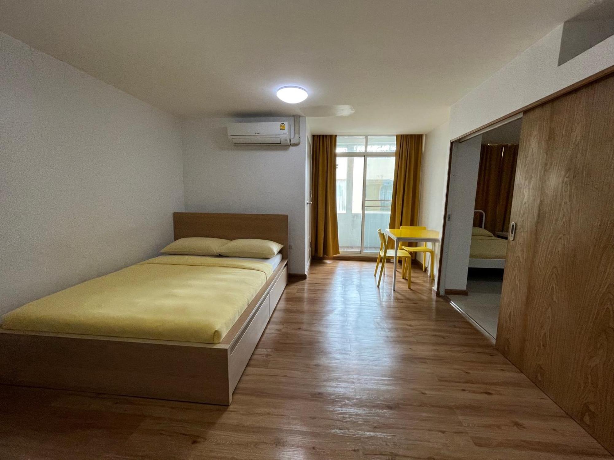 Dao Jaras Fah Hometel ดาวจรัสฟ้าโฮมเทล Bangkok Exteriör bild